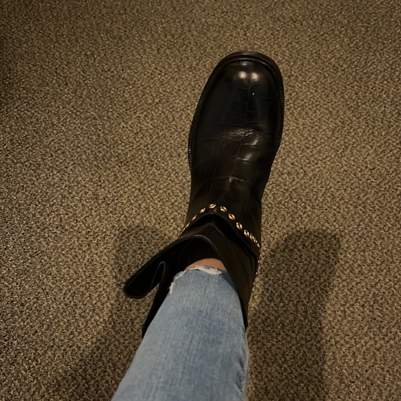 Salvatore Ferragamo bootie. Size 9…..Simply stunning - Picture 16 of 16